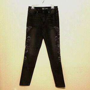 DG2 by Diane Gilman Vintage Stretch Black Jeans embroidered floral Size (10T)